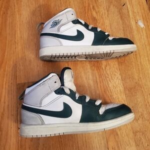 Nike Air Jordan Hightop Green White Sneakers,size 2Y